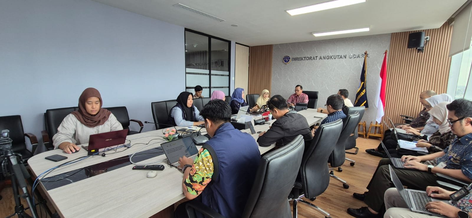 Rapat Penerapan Tarif Penumpang Kelas Ekonomi Angkutan Udara Niaga Berjadwal Dalam Negeri Periode Angkutan Lebaran Tahun 2026 Untuk Penjualan Tiket Melalui Online Travel Agent