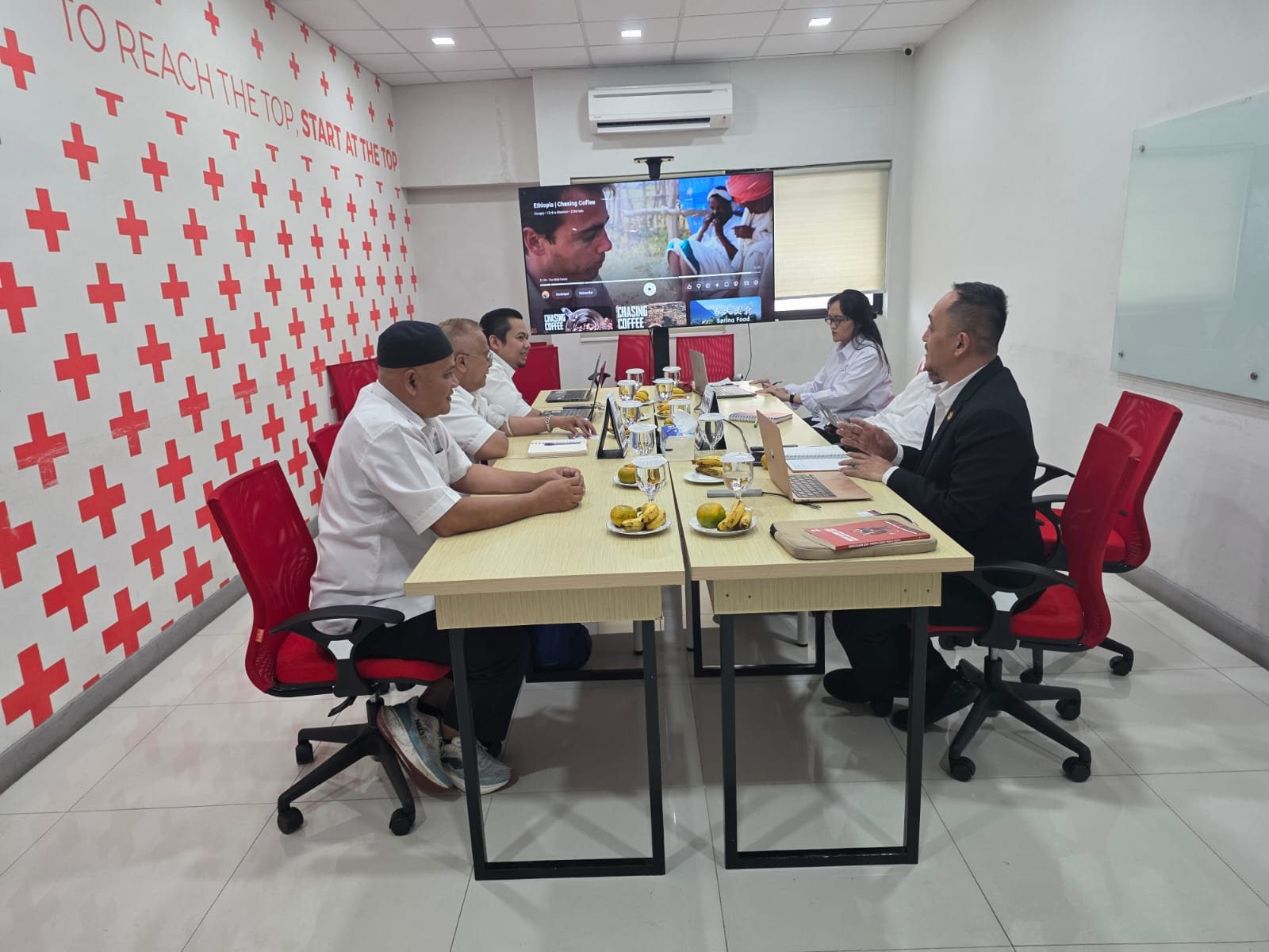 Rapat Tindak Lanjut Pembuatan Buku Proses Bisnis Biro Perjalanan Wisata