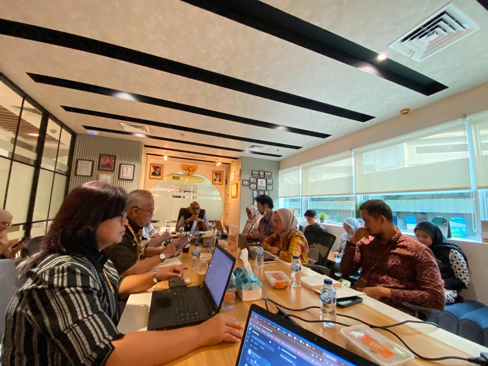 Rapat Koordinasi Internal Untuk Penyiapan Bahan Rapat Staf Ahli Menteri Bidang Manajemen Krisis dengan BASARNAS.